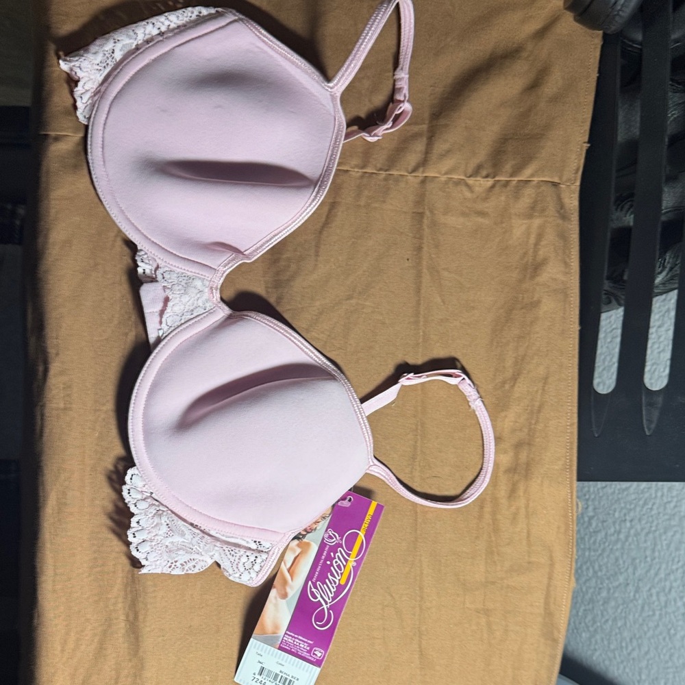 Elegant Pink Lace Bra